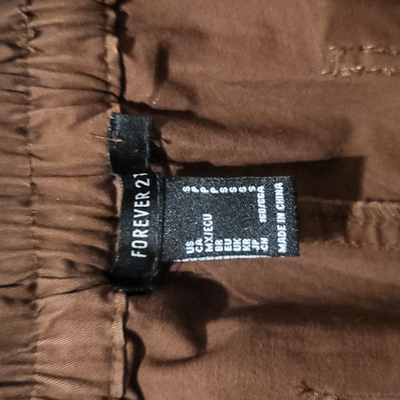 FOREVER 21 EUC Brown Cargo Pants Size 4 - Picture 5 of 7